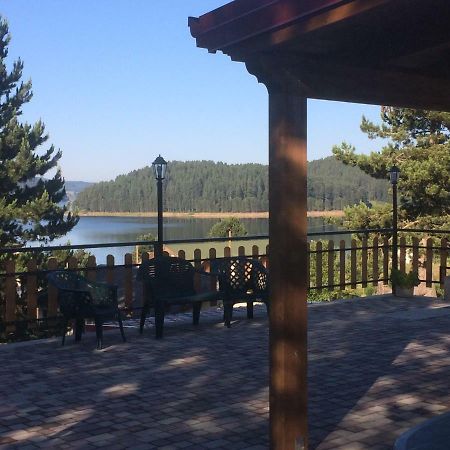 Bed and Breakfast A Due Passi Lorica Exterior foto