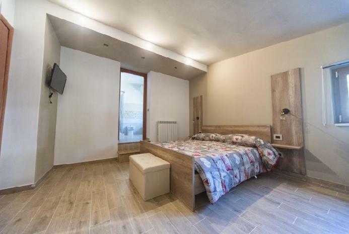 Bed and Breakfast A Due Passi Lorica Exterior foto