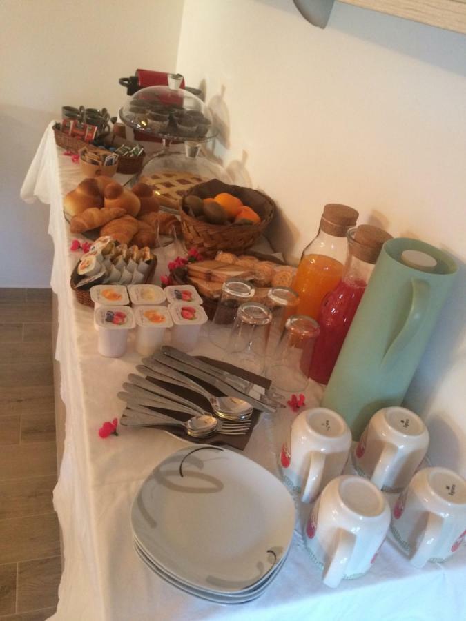 Bed and Breakfast A Due Passi Lorica Exterior foto