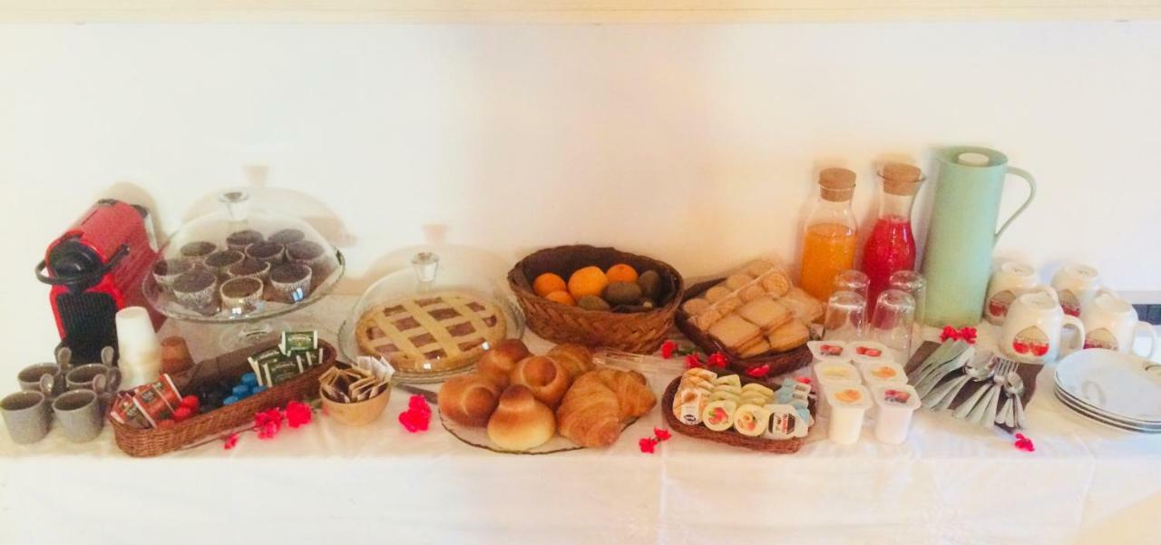 Bed and Breakfast A Due Passi Lorica Exterior foto
