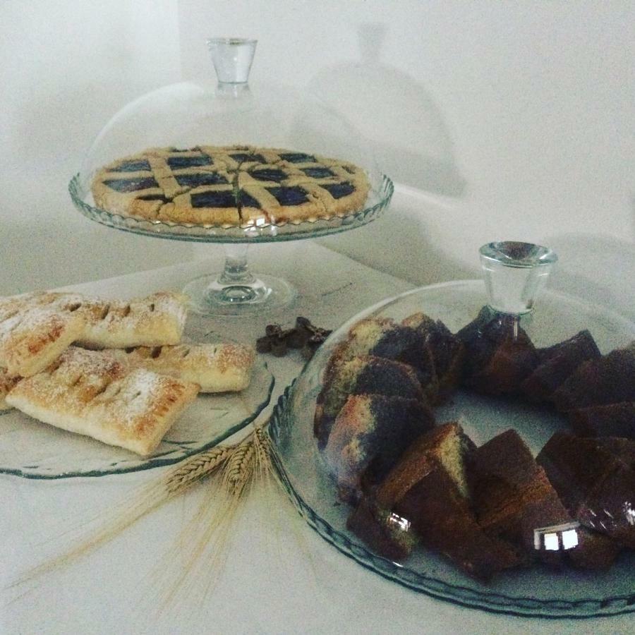 Bed and Breakfast A Due Passi Lorica Exterior foto