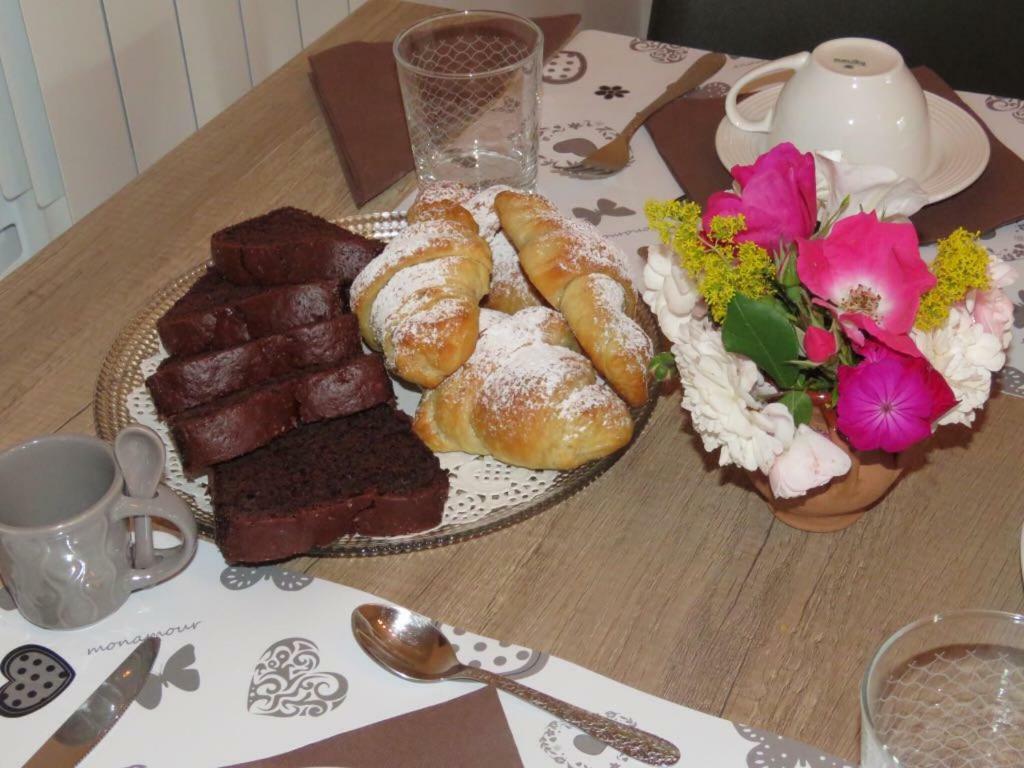Bed and Breakfast A Due Passi Lorica Exterior foto