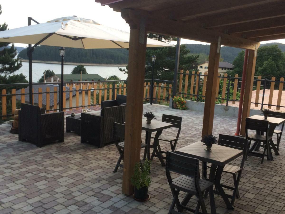 Bed and Breakfast A Due Passi Lorica Exterior foto