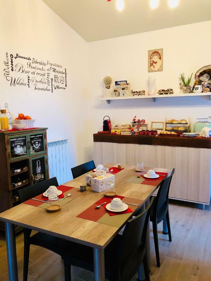 Bed and Breakfast A Due Passi Lorica Exterior foto