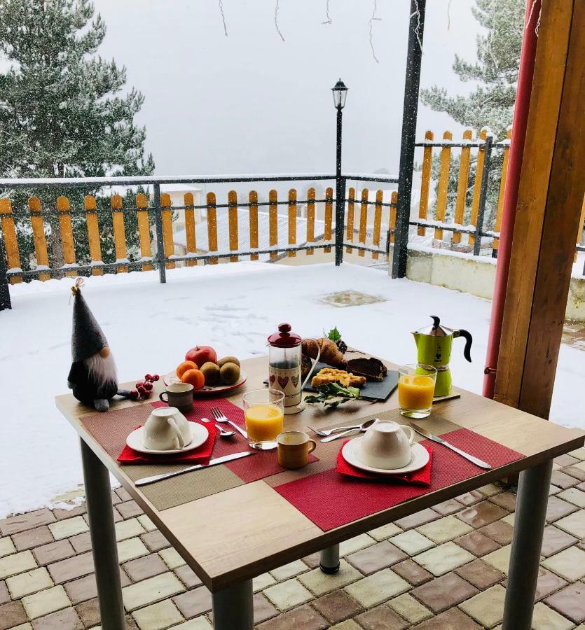 Bed and Breakfast A Due Passi Lorica Exterior foto