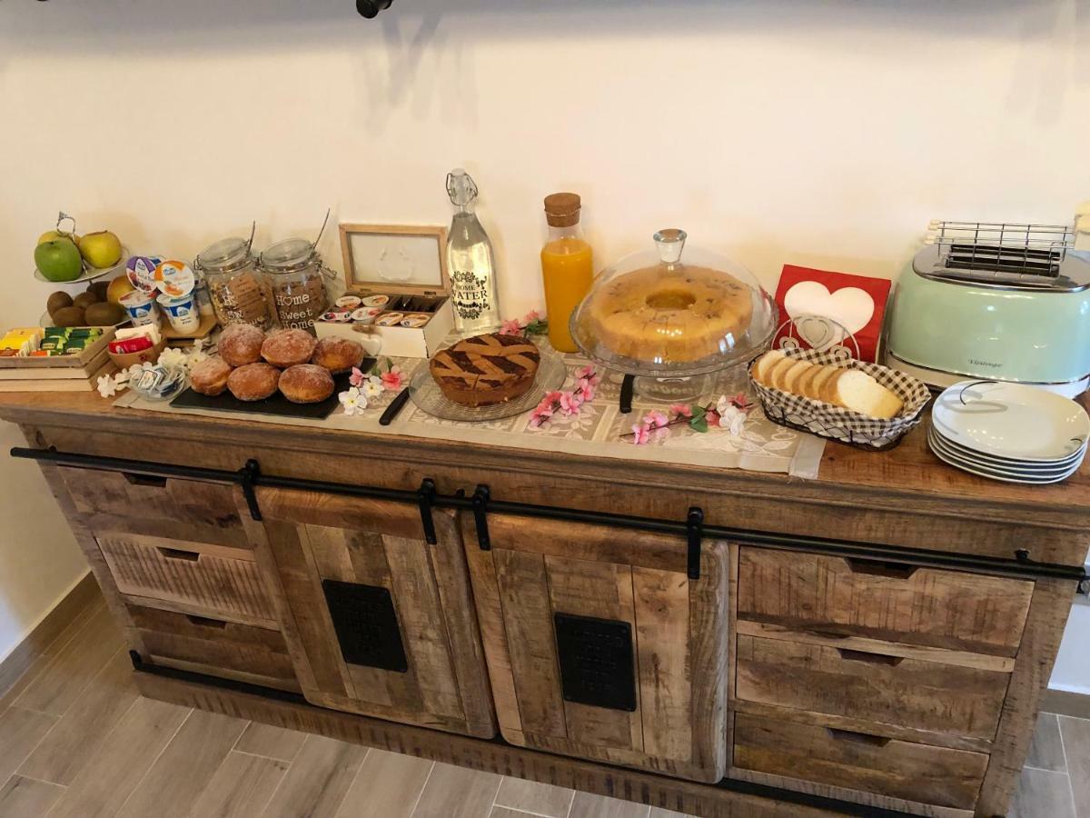 Bed and Breakfast A Due Passi Lorica Exterior foto