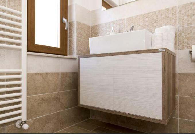 Bed and Breakfast A Due Passi Lorica Exterior foto