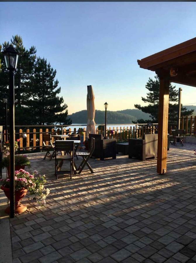 Bed and Breakfast A Due Passi Lorica Exterior foto