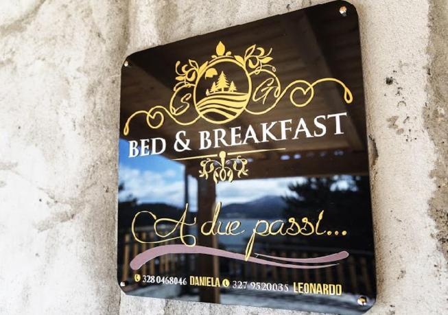 Bed and Breakfast A Due Passi Lorica Exterior foto